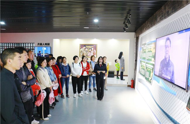 湖北十堰郧阳区：组织干警家属到法治警示教育基地参观学习